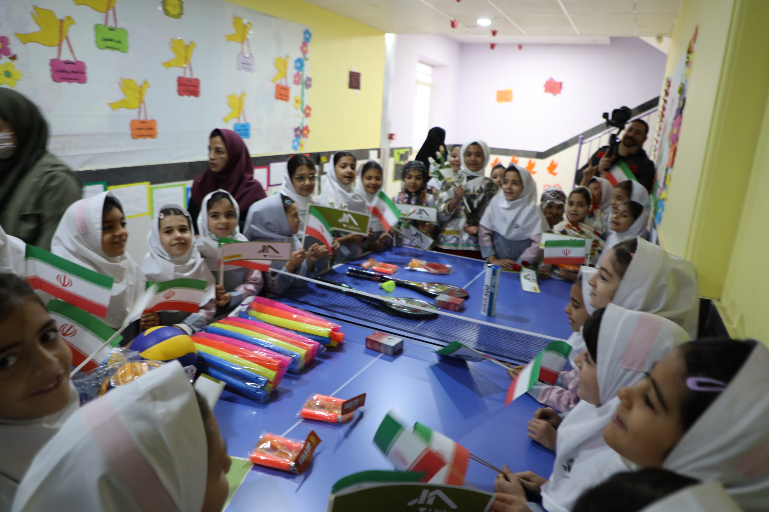 تجهیز مدارس